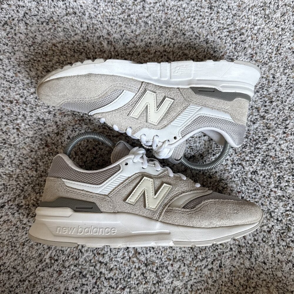 NEW BALANCE 997H Sneakers Shoes Women's Size 7.5 Beige White Gray CW997HCR - Picture 11 of 13